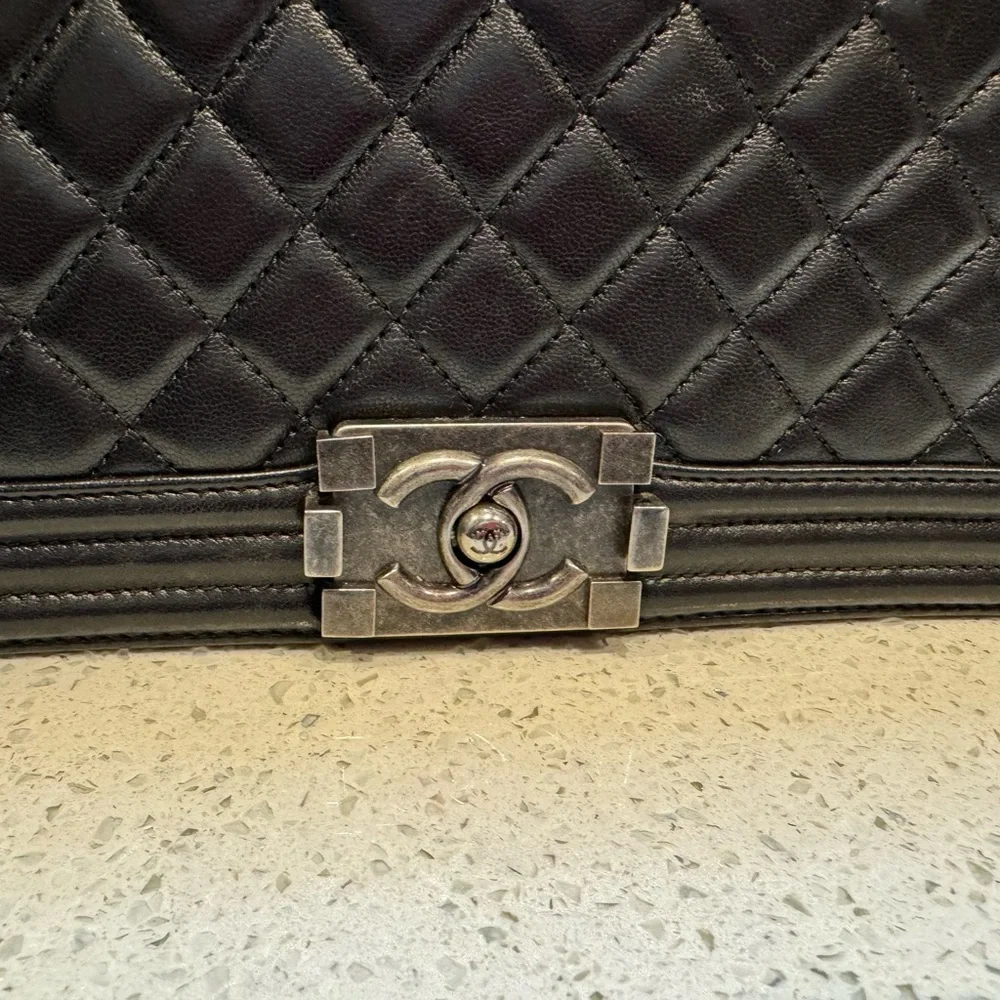 Chanel Boy-Large - Picture 2 of 5